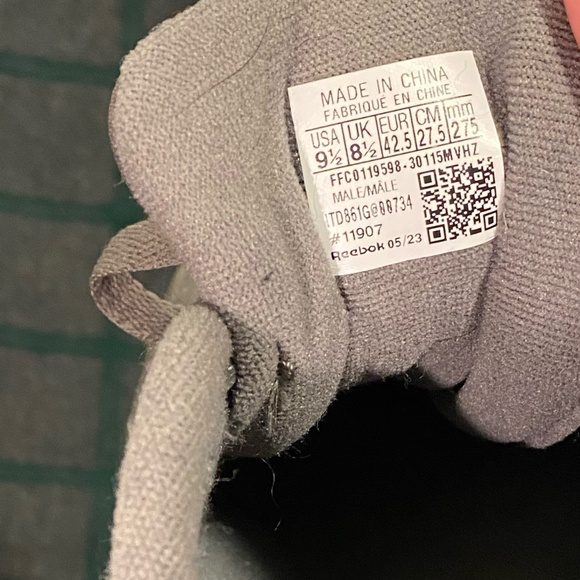 Reebok Sneakers Size 9.5 - Picture 6 of 6